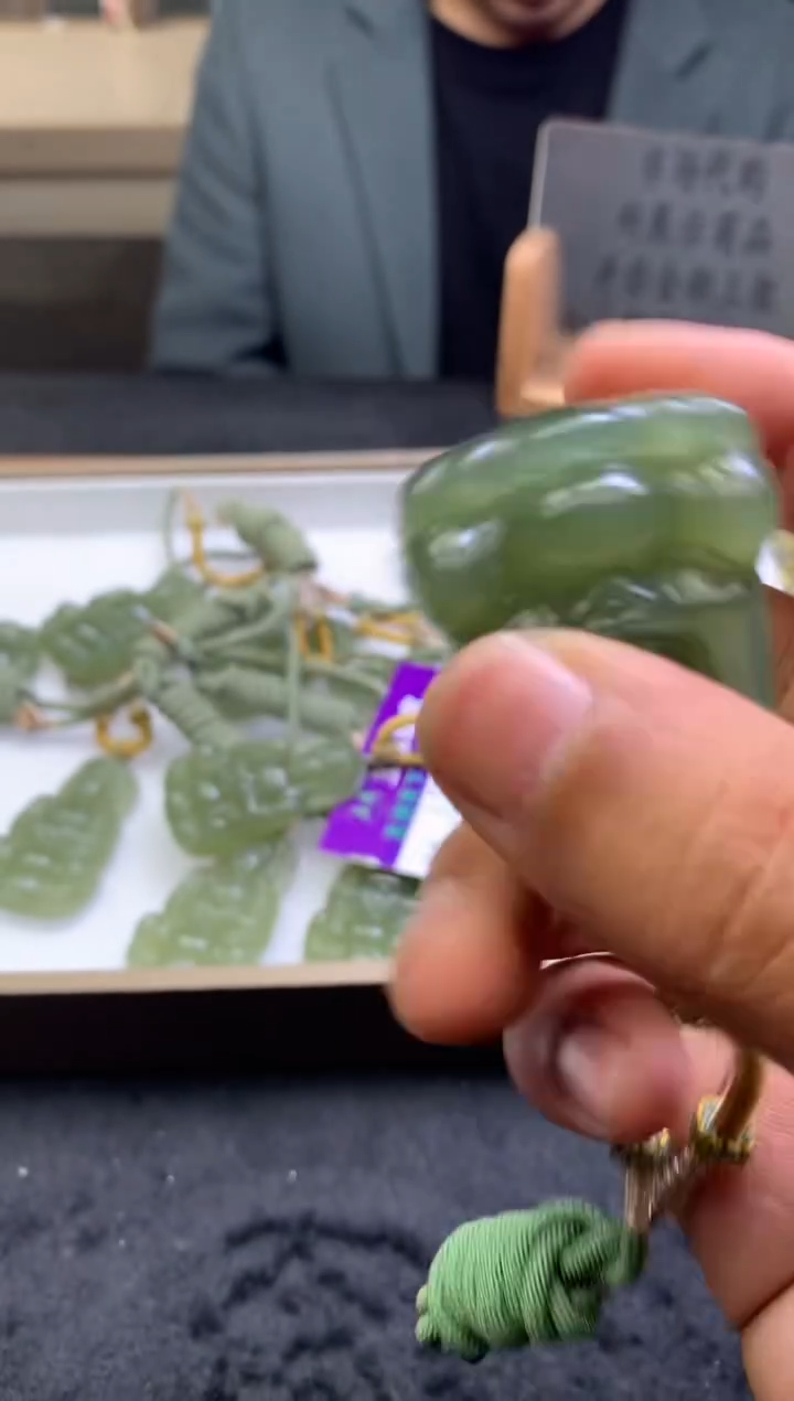 【闪购商品】和田玉吊坠(不含链)未镶嵌多样性发其一-F0144375