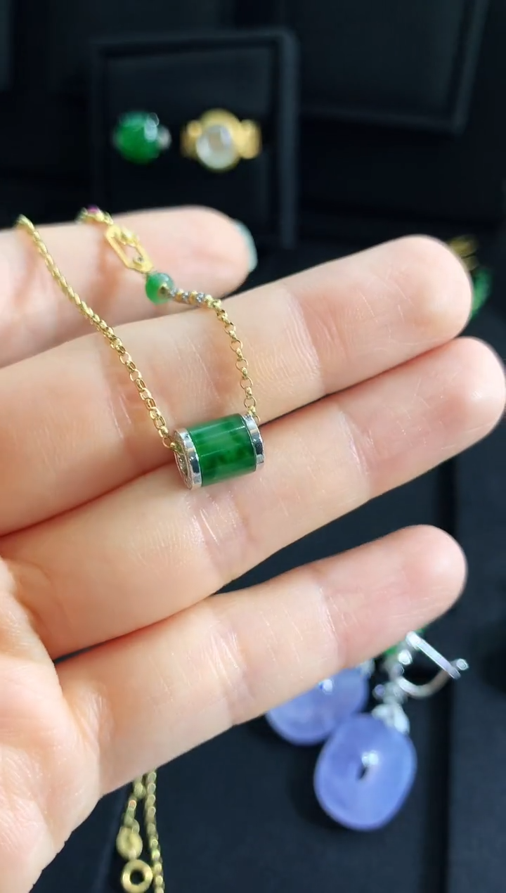 【闪购商品】翡翠吊坠(不含链)18K金镶嵌吊坠