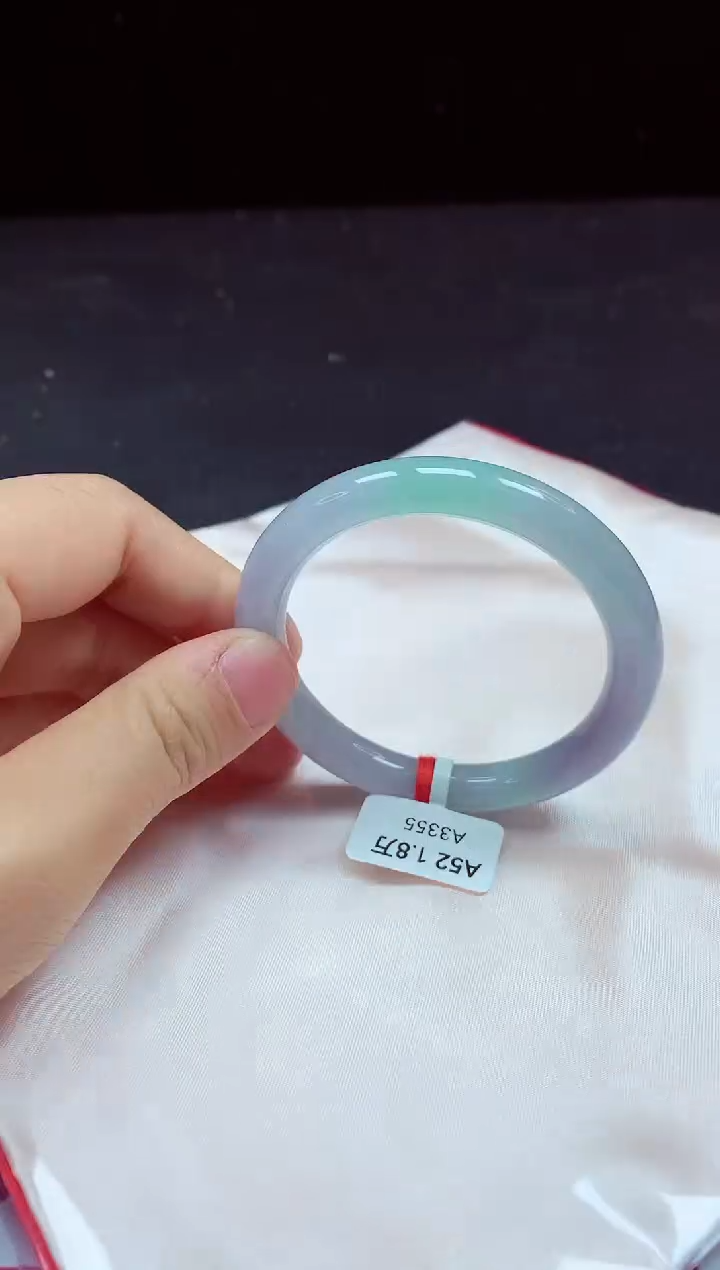 【闪购商品】翡翠手镯未镶嵌镯子53+