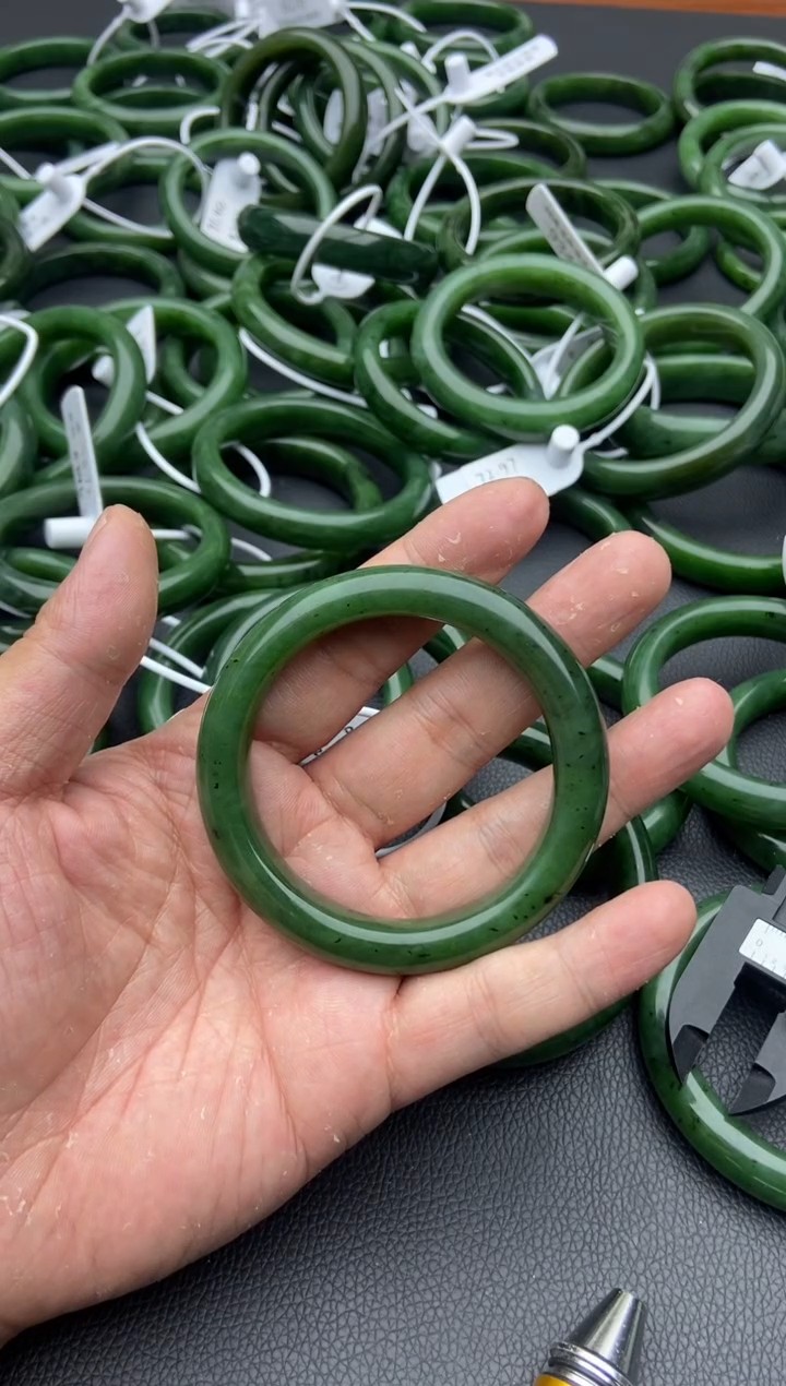 未镶嵌手镯和田玉（碧玉）93-56.7