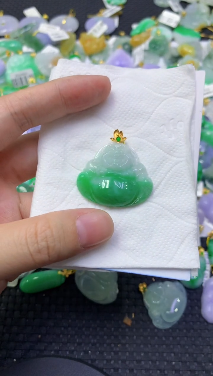 颈饰18K金镶嵌翡翠天然缅甸翡翠A货