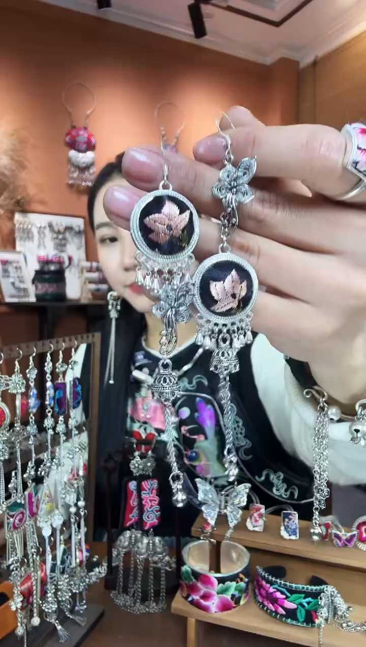 【闪购商品】刺绣纯手工民族风耳环