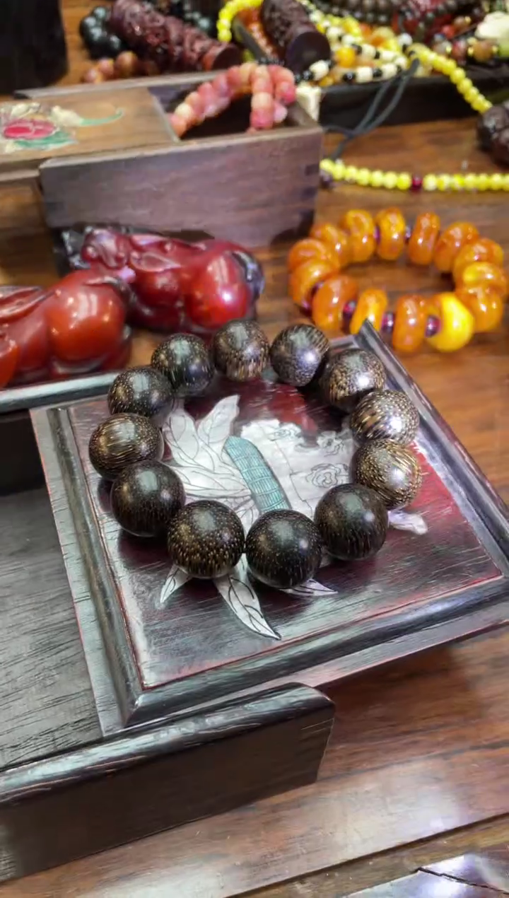 【闪购商品】木金星圆珠手串带方盒