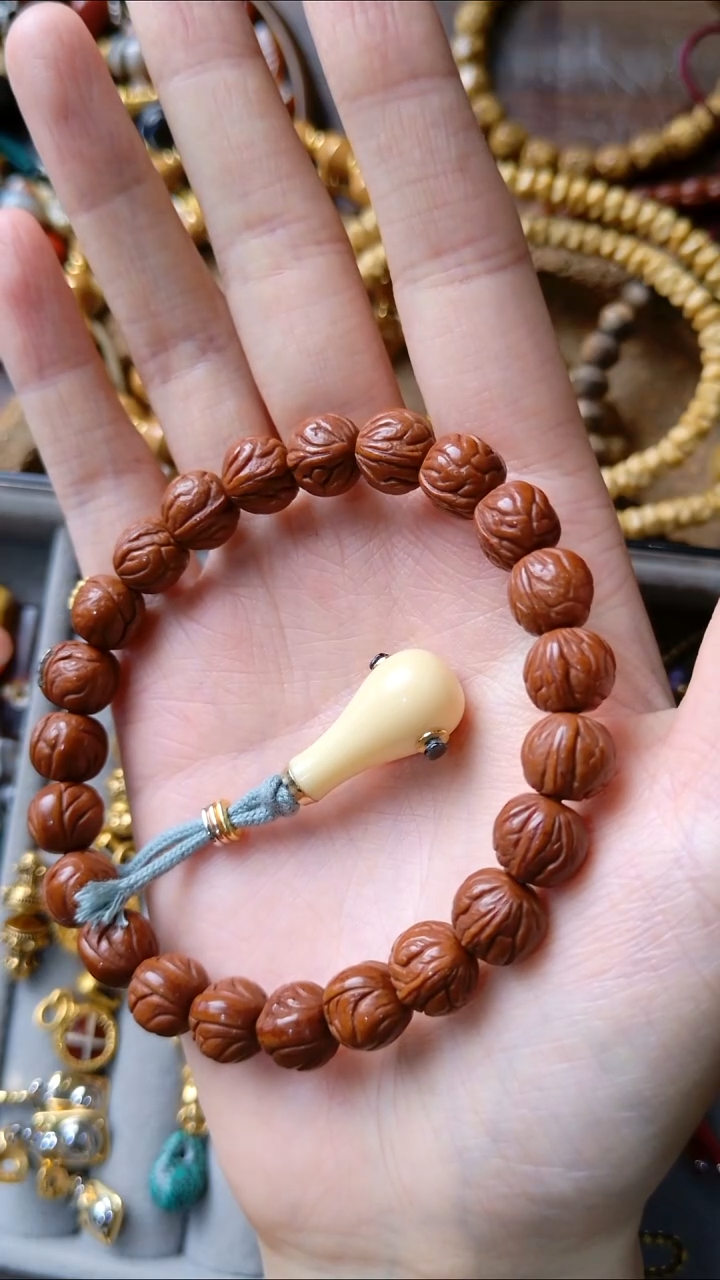 吊坠星月菩提龙纹桃核配饰