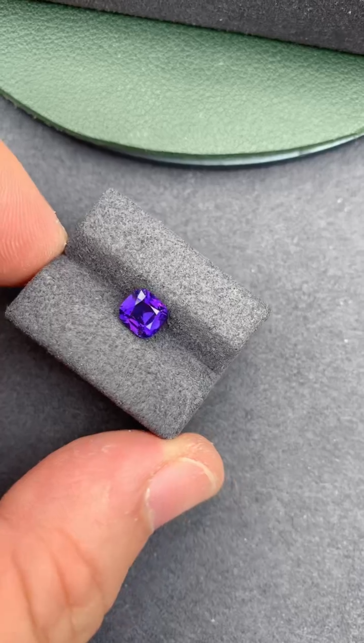 【闪购商品】彩色蓝宝石裸石未镶嵌1.6ct 无烧紫蓝宝