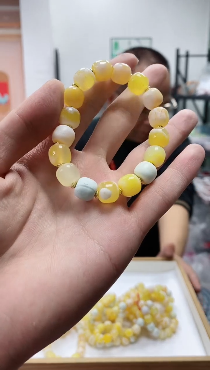 未镶嵌手串玛瑙/玉髓黄胆心玛瑙手串