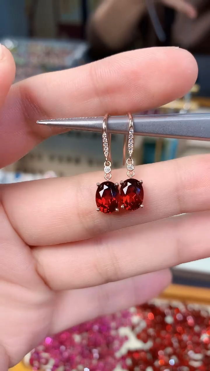 【闪购商品】石榴石耳钩银S925镶嵌天然镁铝