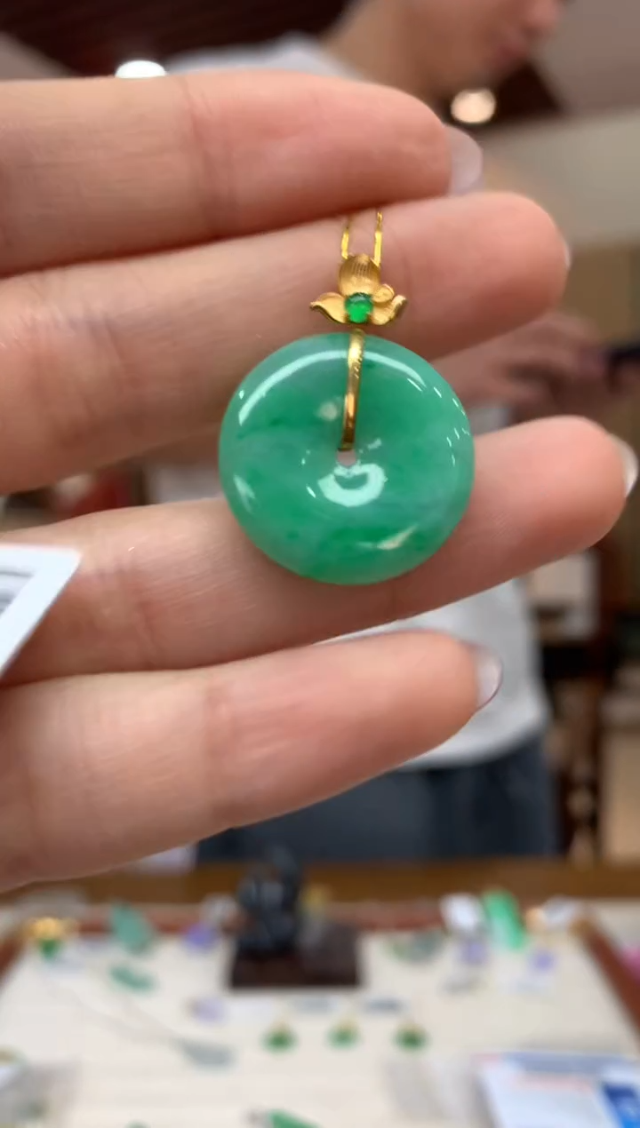 吊坠(不含链)18K金镶嵌翡翠平安扣