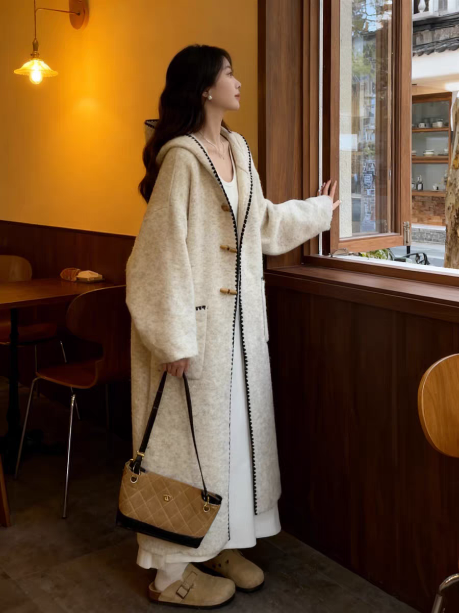 高级感连帽牛角扣长款毛衣外套女慵懒风宽松显瘦秋冬复古针织大衣