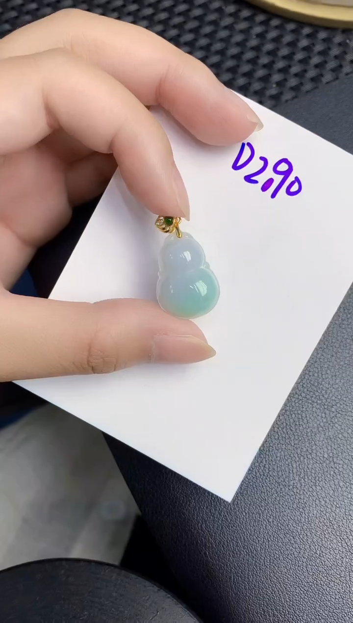 翡翠未镶嵌颈饰000000000