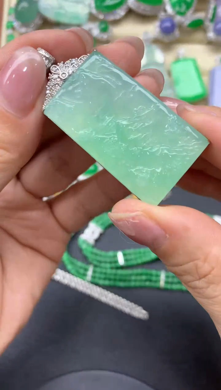 【闪购商品】翡翠颈饰18K金镶嵌525-中国好珍宝