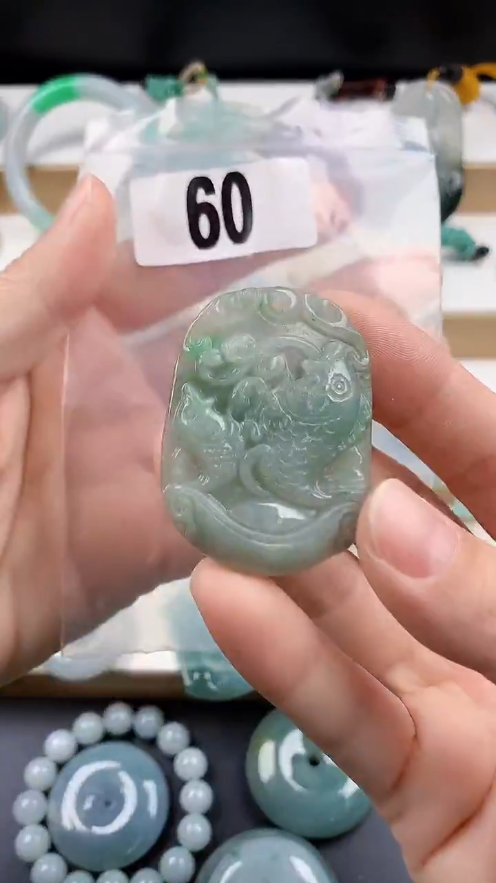 颈饰未镶嵌翡翠天然翡翠吊坠挂件