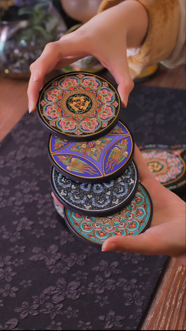 壹藏贰宝敦煌系类图案杯垫一套