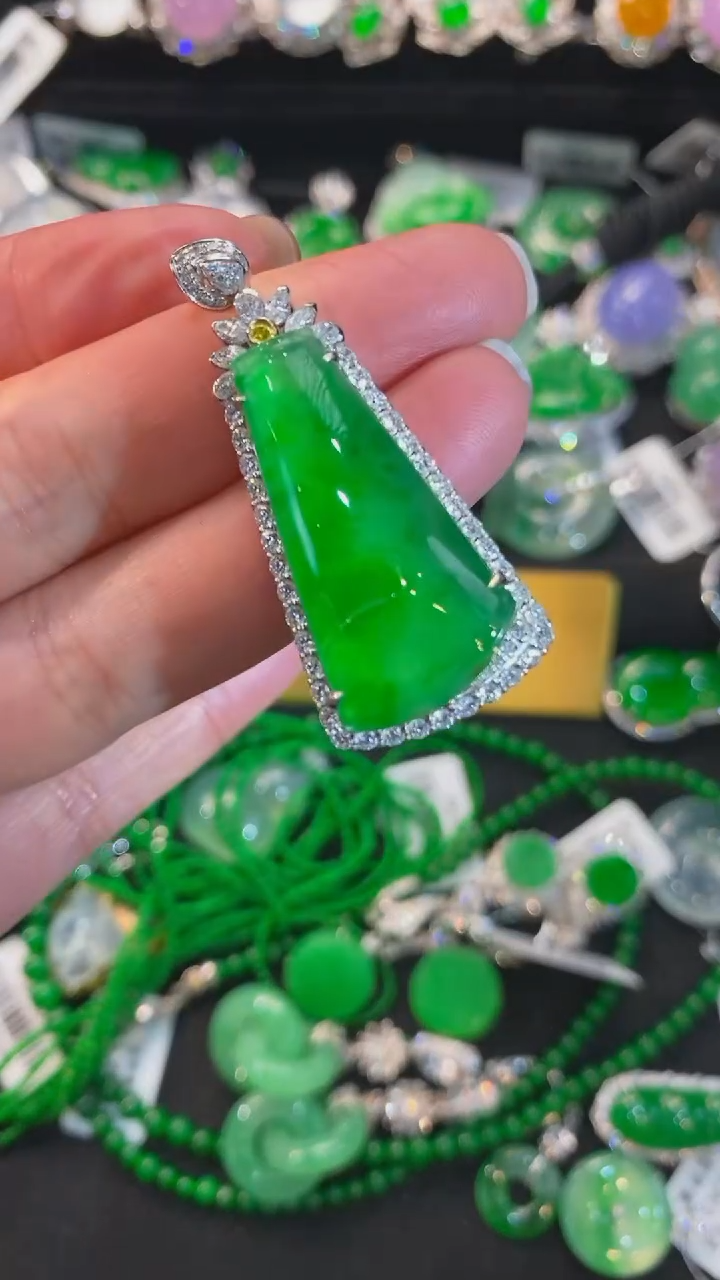 【闪购商品】翡翠颈饰未镶嵌无事牌