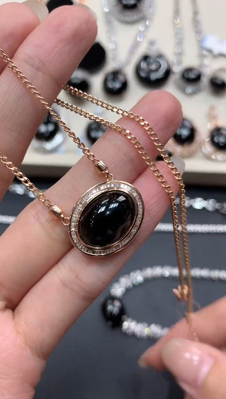 【闪购商品】翡翠颈饰18K金镶嵌w61       