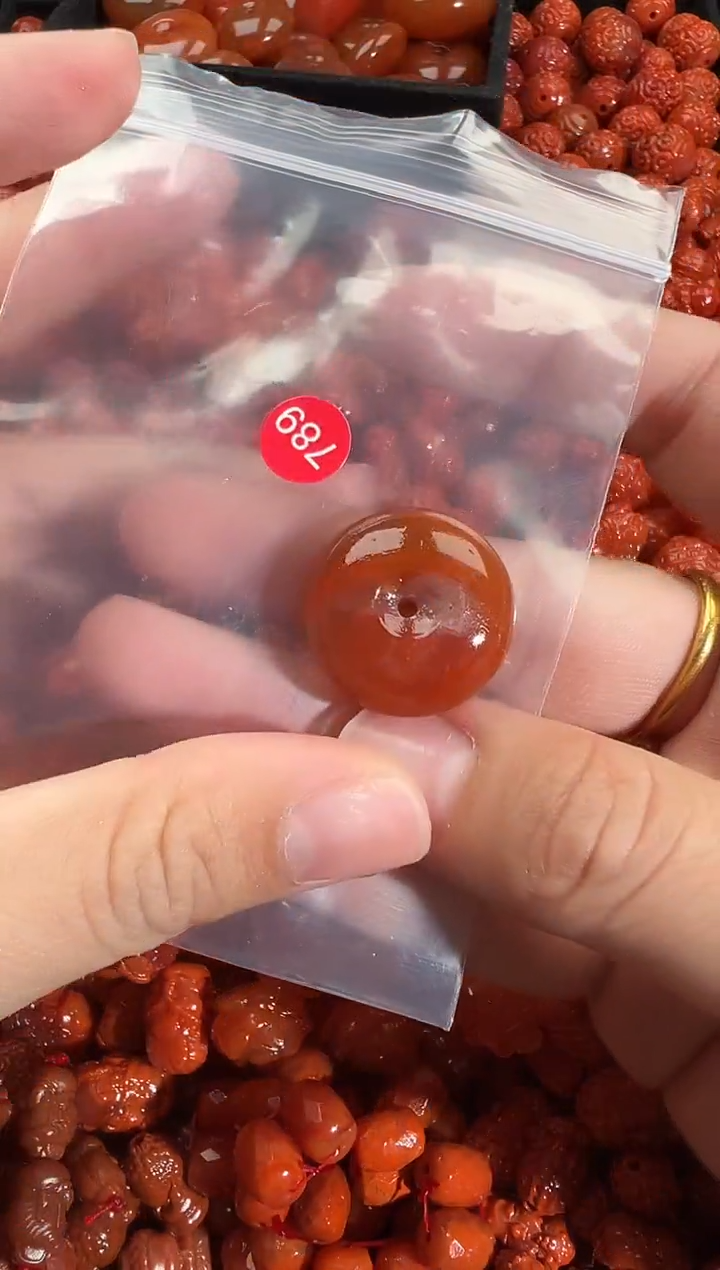 颈饰未镶嵌南红玛瑙1