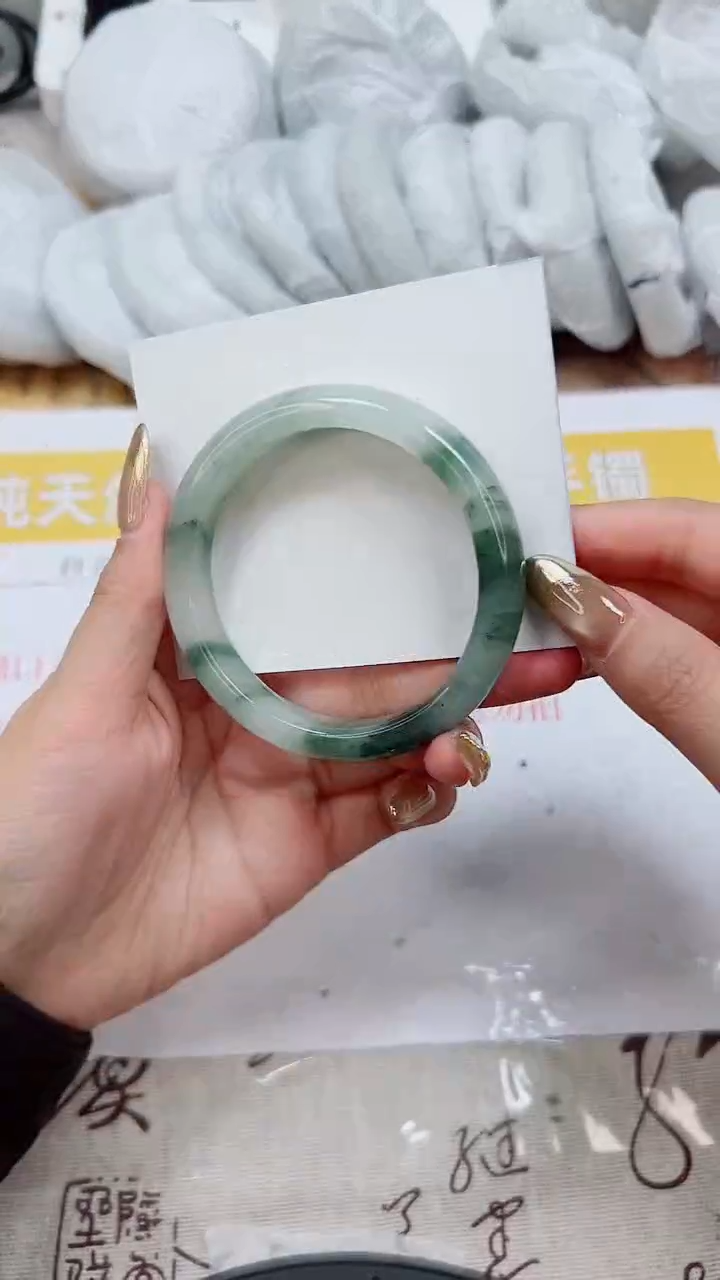 【闪购商品】石英质玉手镯未镶嵌K112-