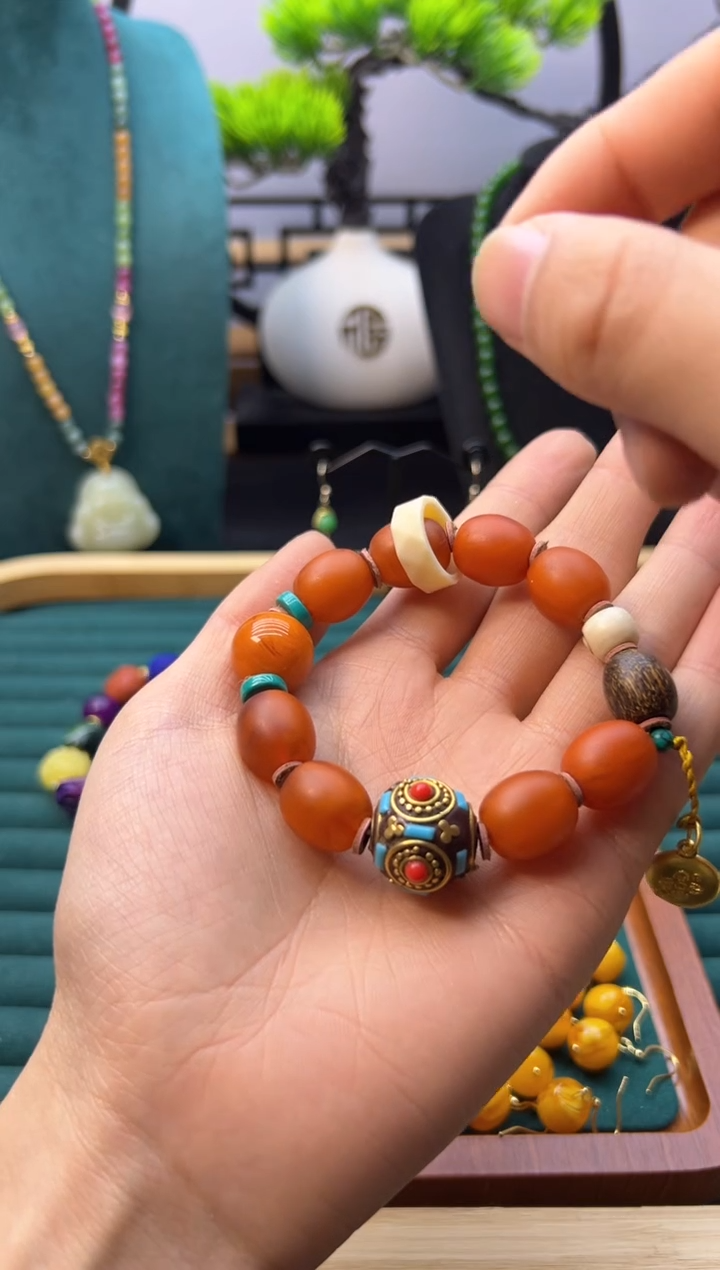 【闪购商品】蜜蜡耳饰14K金镶嵌S174