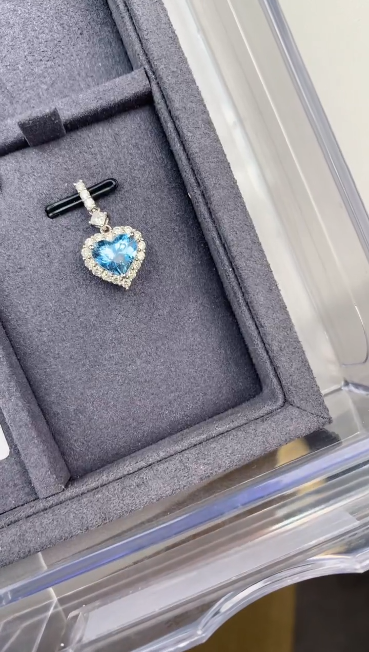 【闪购商品】海蓝宝石颈饰18K金镶嵌1.3ct海蓝宝吊坠