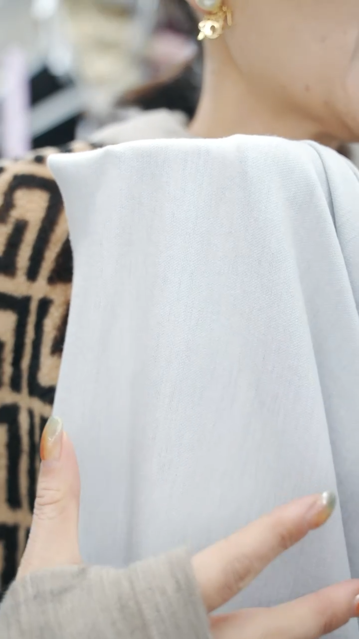 混纺1.5米 ARM  羊毛浅灰白色针织可贴身面料宽138CM 340G/M