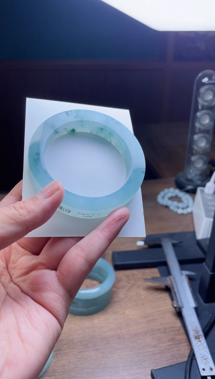 未镶嵌手镯定制翡翠雅**妇定制