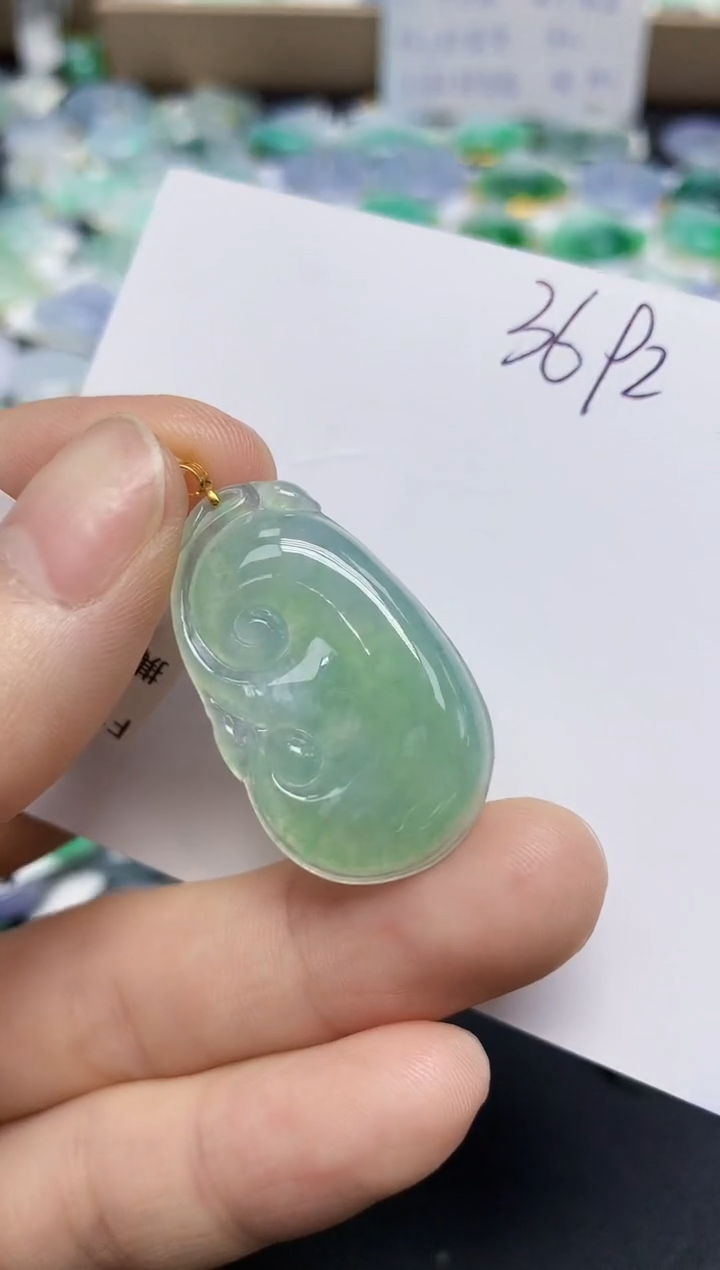 翡翠18K金镶嵌颈饰天然缅甸翡翠A货