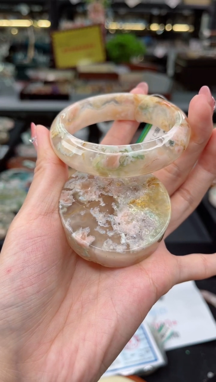 【闪购商品】石英质玉手镯未镶嵌54圈口（赠品镯心）S98123