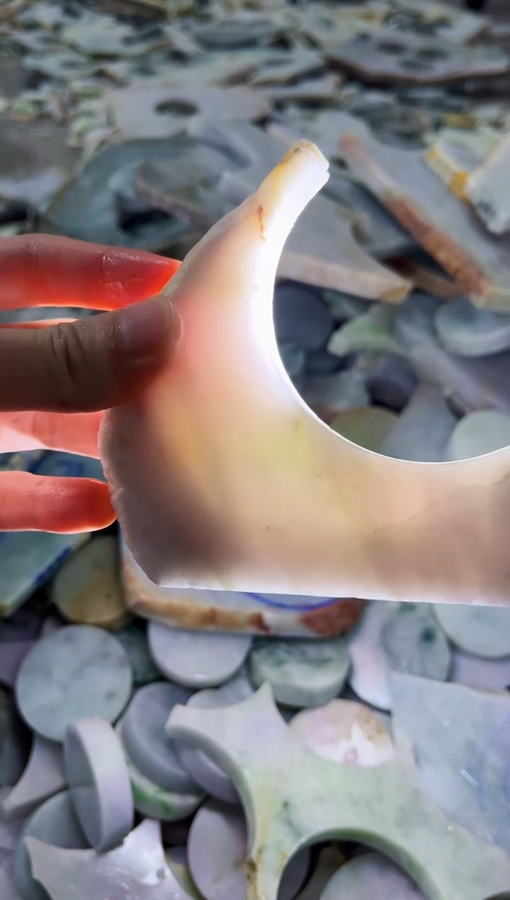 【闪购商品】翡翠颈饰未镶嵌A货吴平943