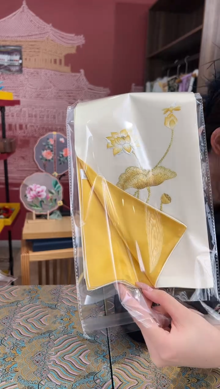 【闪购商品】刺绣苏绣100桑蚕丝丝巾 