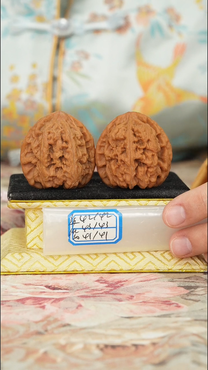 【闪购商品】文玩核桃把件非嫁接大粗筋有修