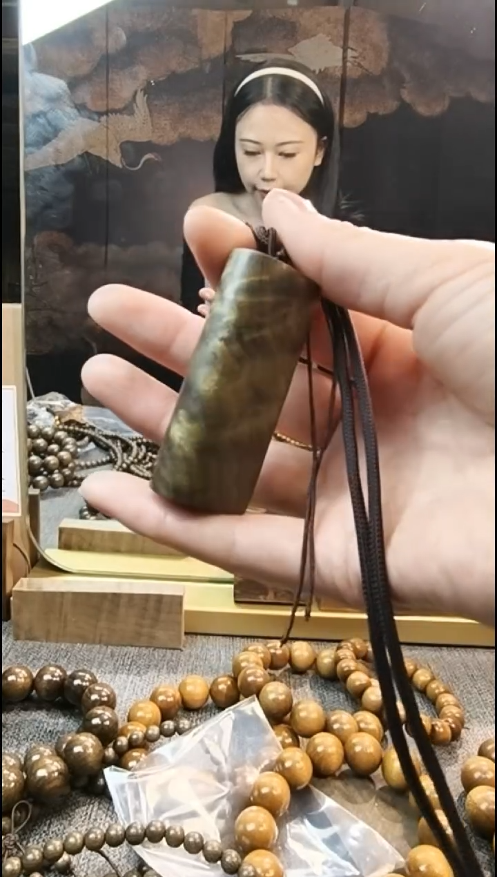 金丝楠无事牌手把件