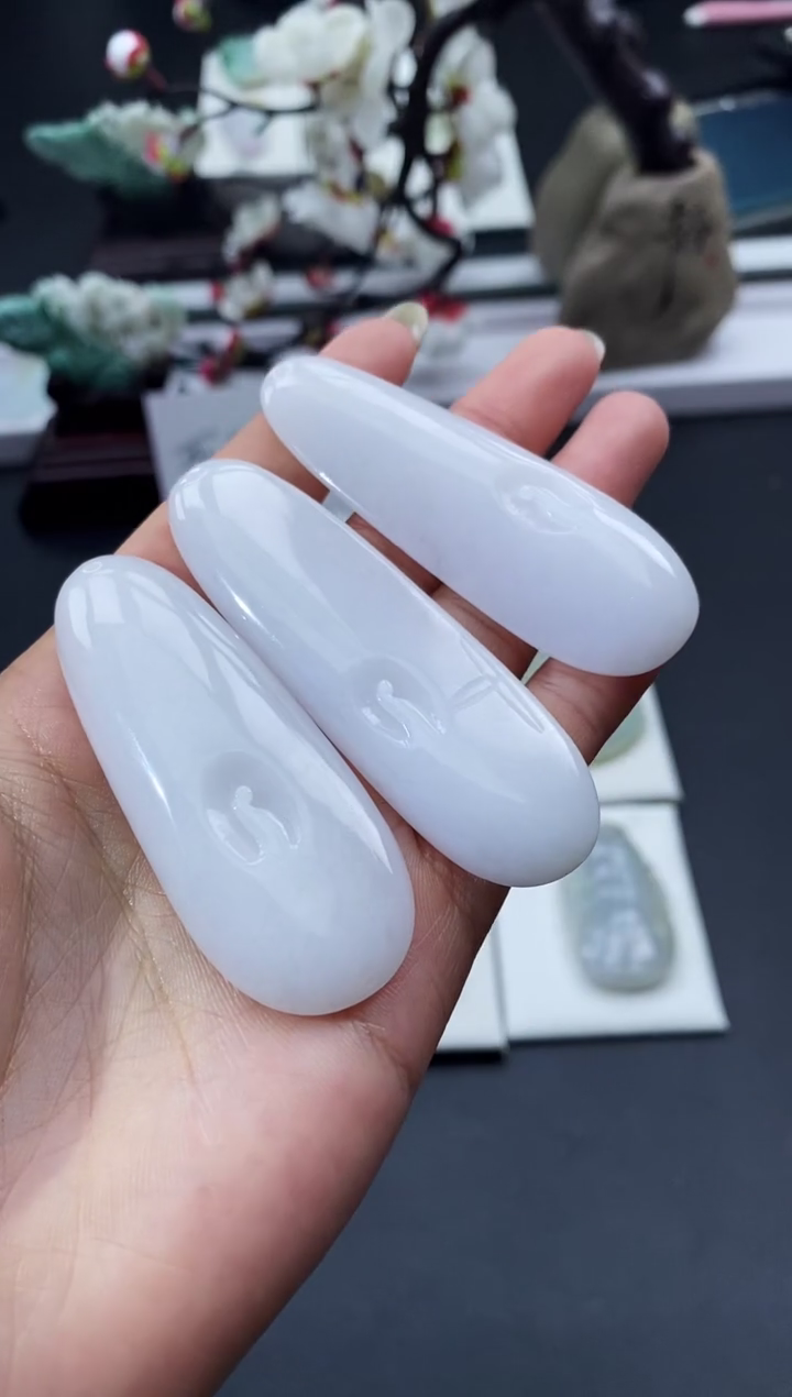 【闪购商品】翡翠颈饰未镶嵌天然缅甸A货翡翠随机发一件