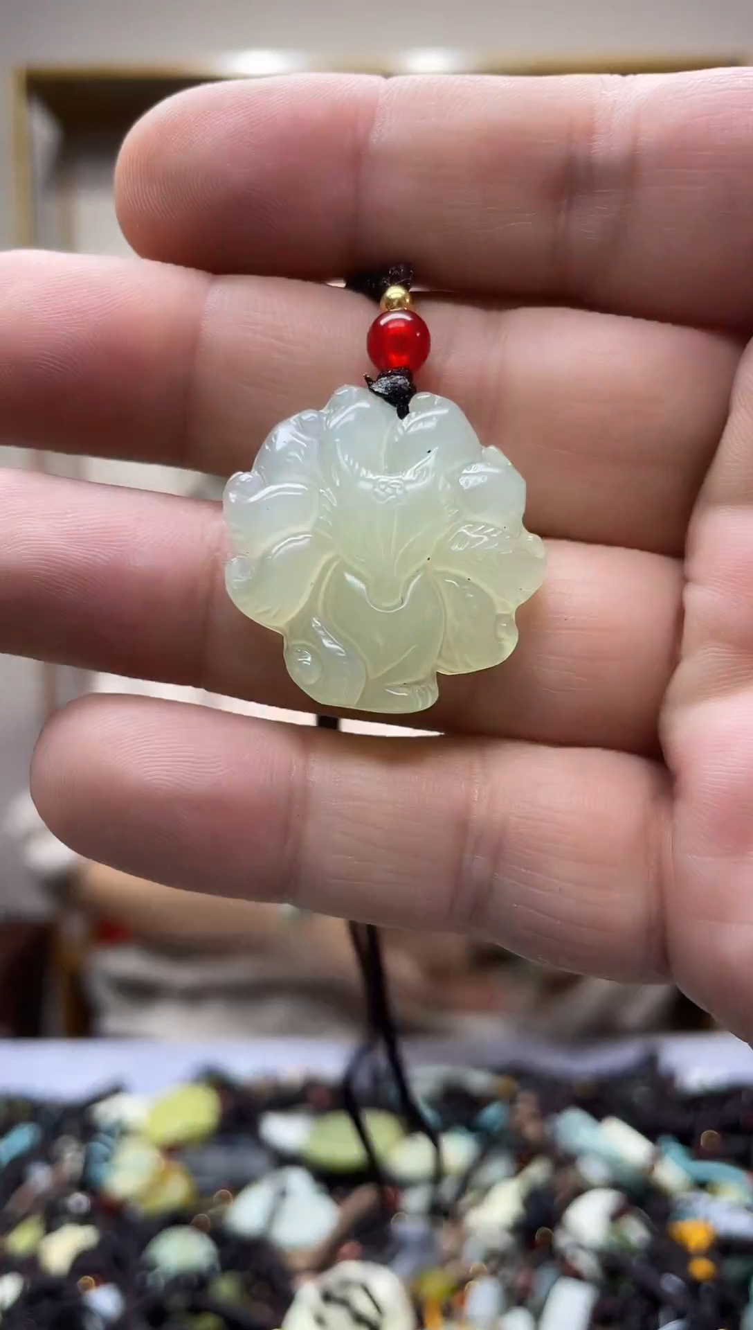 未镶嵌蛇纹石玉吊坠·