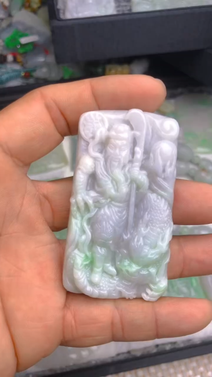 【闪购商品】翡翠吊坠(不含链)未镶嵌飘绿武财神