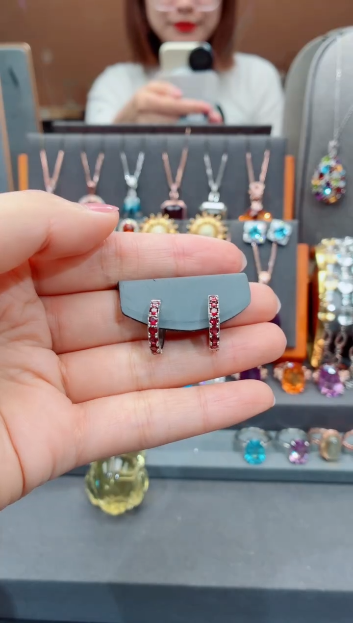 银S925镶嵌耳饰石榴石石榴石耳饰