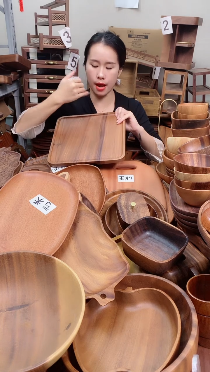 木  南美胡桃木带手抓槽托盘30*30*2cm 