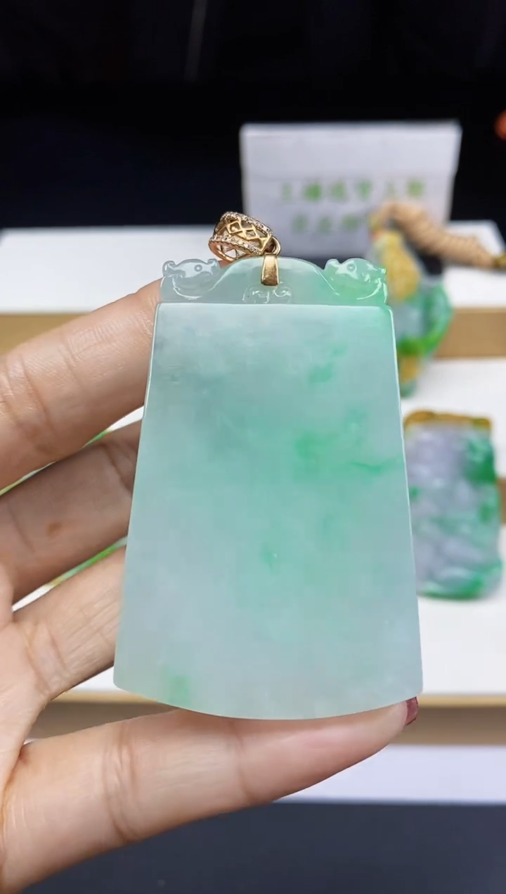 【闪购商品】翡翠颈饰未镶嵌翡翠A货