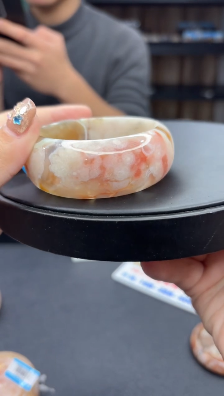 【闪购商品】石英质玉手镯未镶嵌279（55圈）