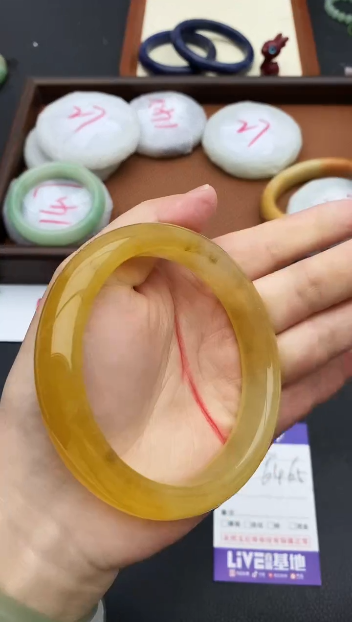 未镶嵌手镯石英质玉220+64/65