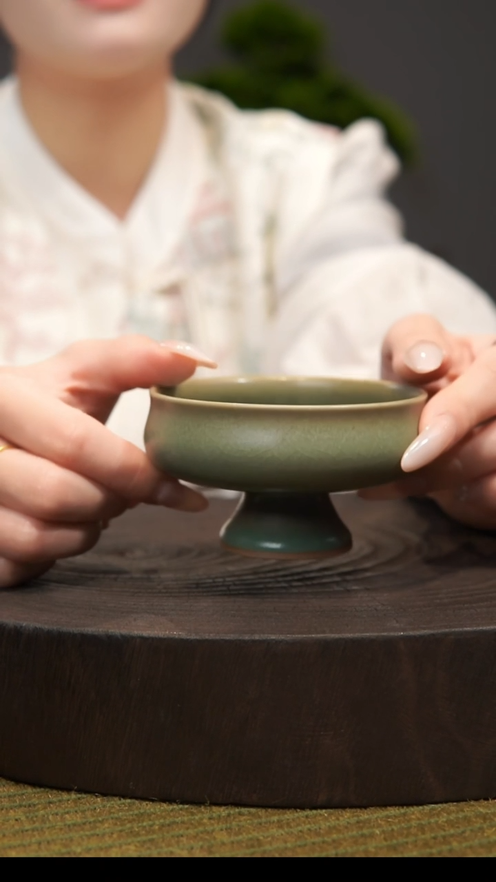 杯高足普洱杯  汝州原产地  原矿老釉  带底款