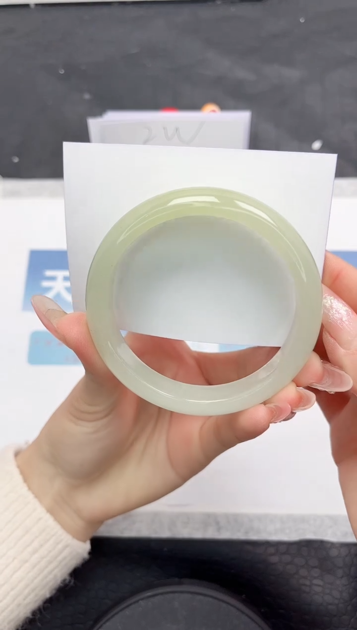 【闪购商品】石英质玉手镯未镶嵌Q153-62.3