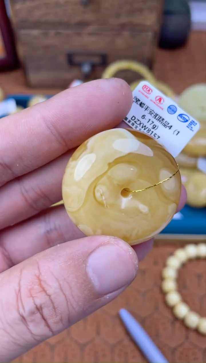 【闪购商品】琥珀裸石未镶嵌  DZWY8157多样性发其中一件