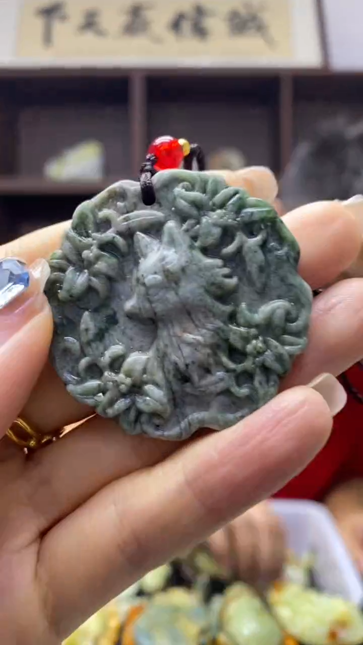 未镶嵌岫玉挂件 