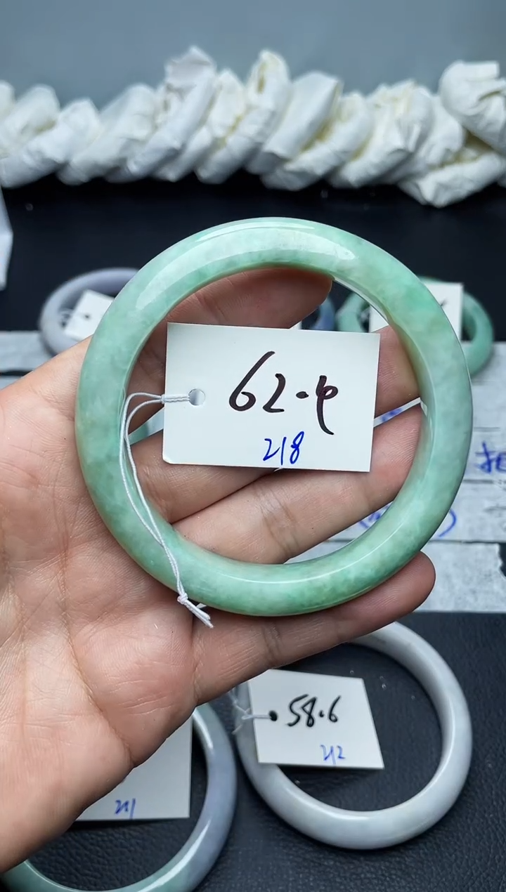 未镶嵌手镯翡翠218
