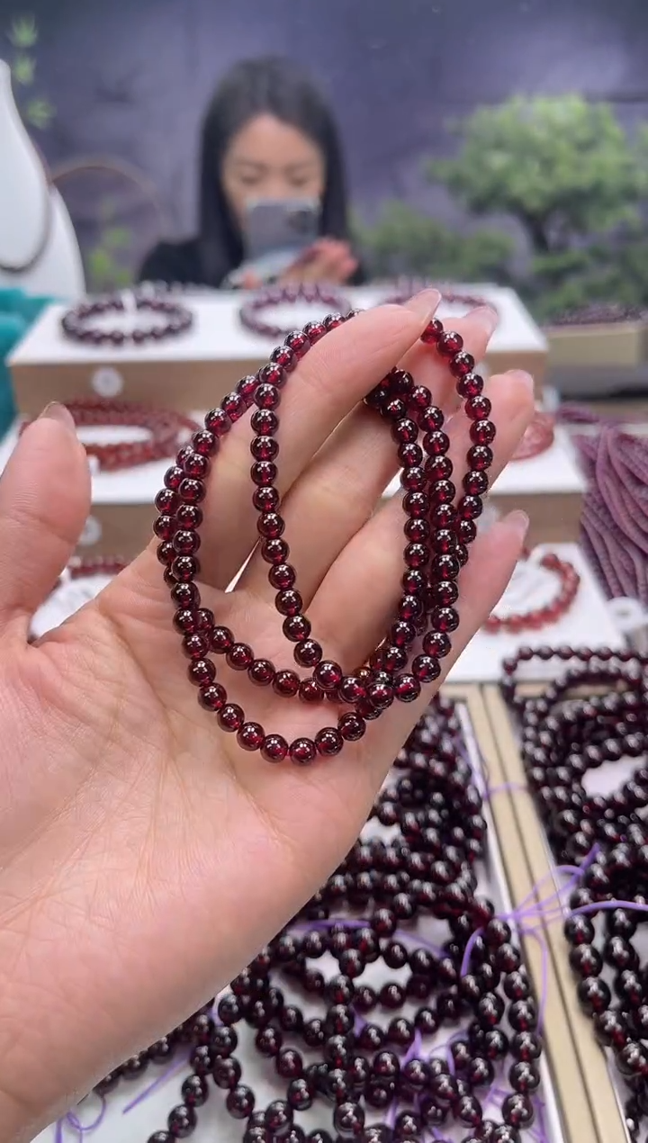 【闪购商品】石榴石手串未镶嵌酒红色石榴石多圈5mm+多样式发一