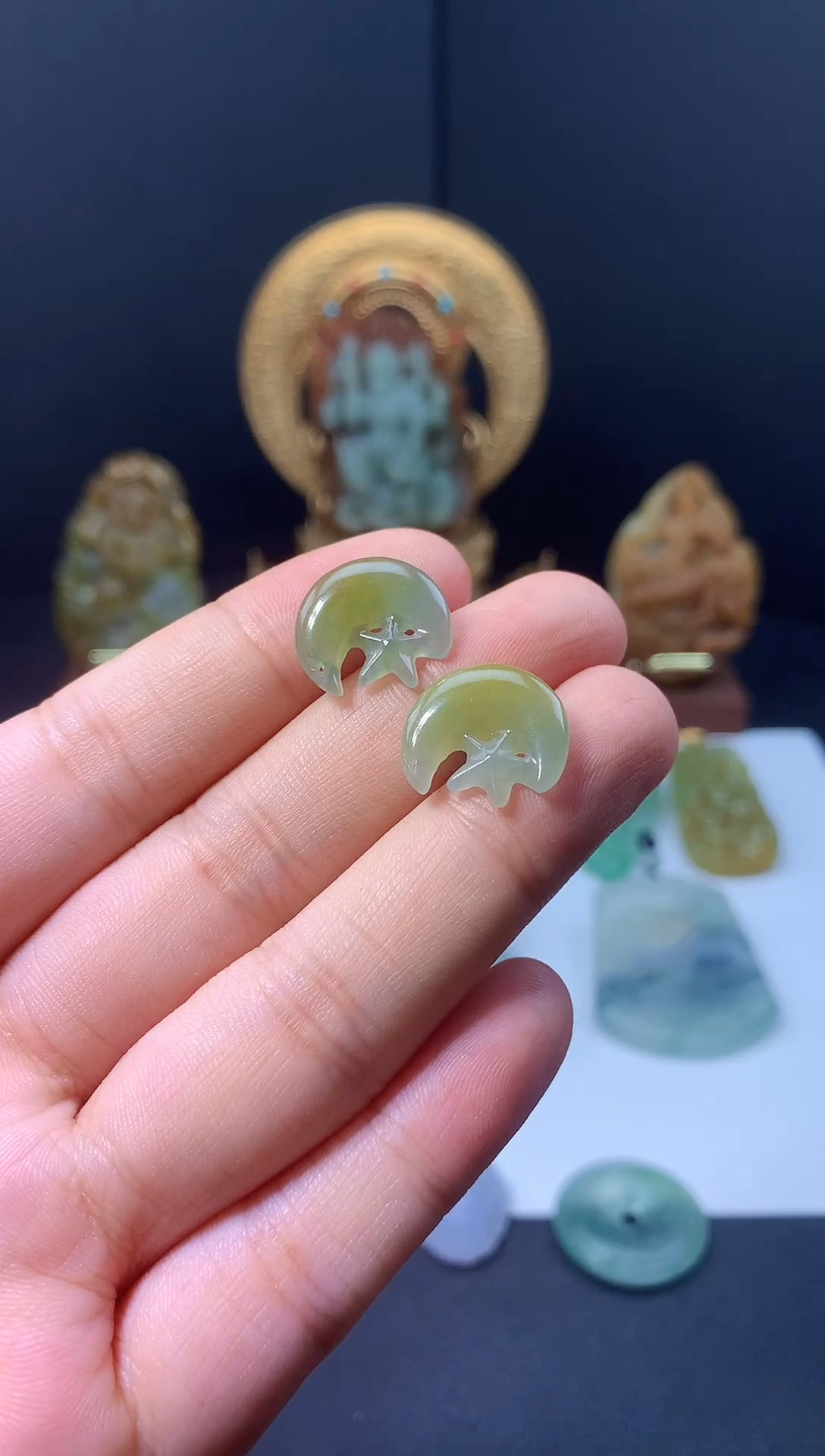 颈饰未镶嵌翡翠月亮耳坠