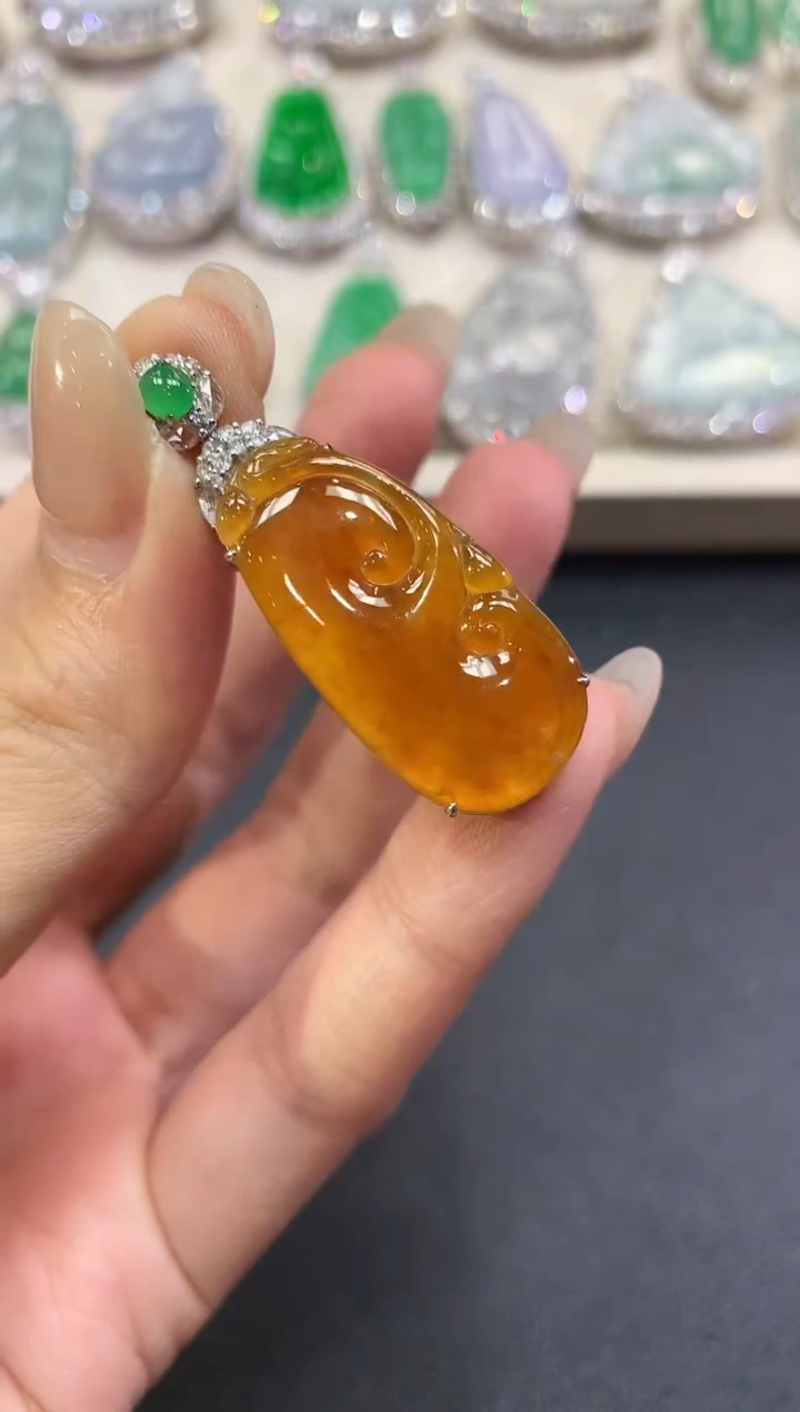 【闪购商品】翡翠吊坠(不含链)18K金镶嵌a249     