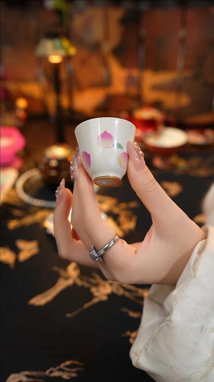 【闪购商品】景德镇手工手绘雅圣粉彩桃子岩茶一口杯