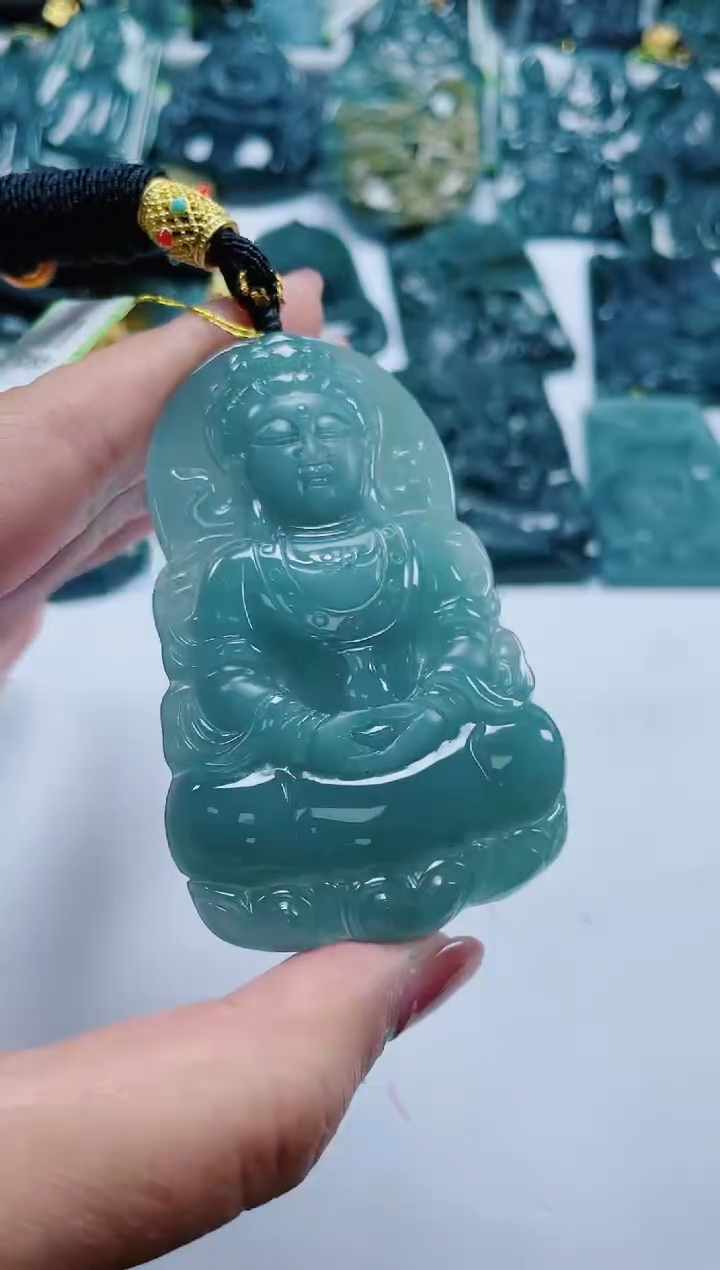 【闪购商品】翡翠颈饰未镶嵌