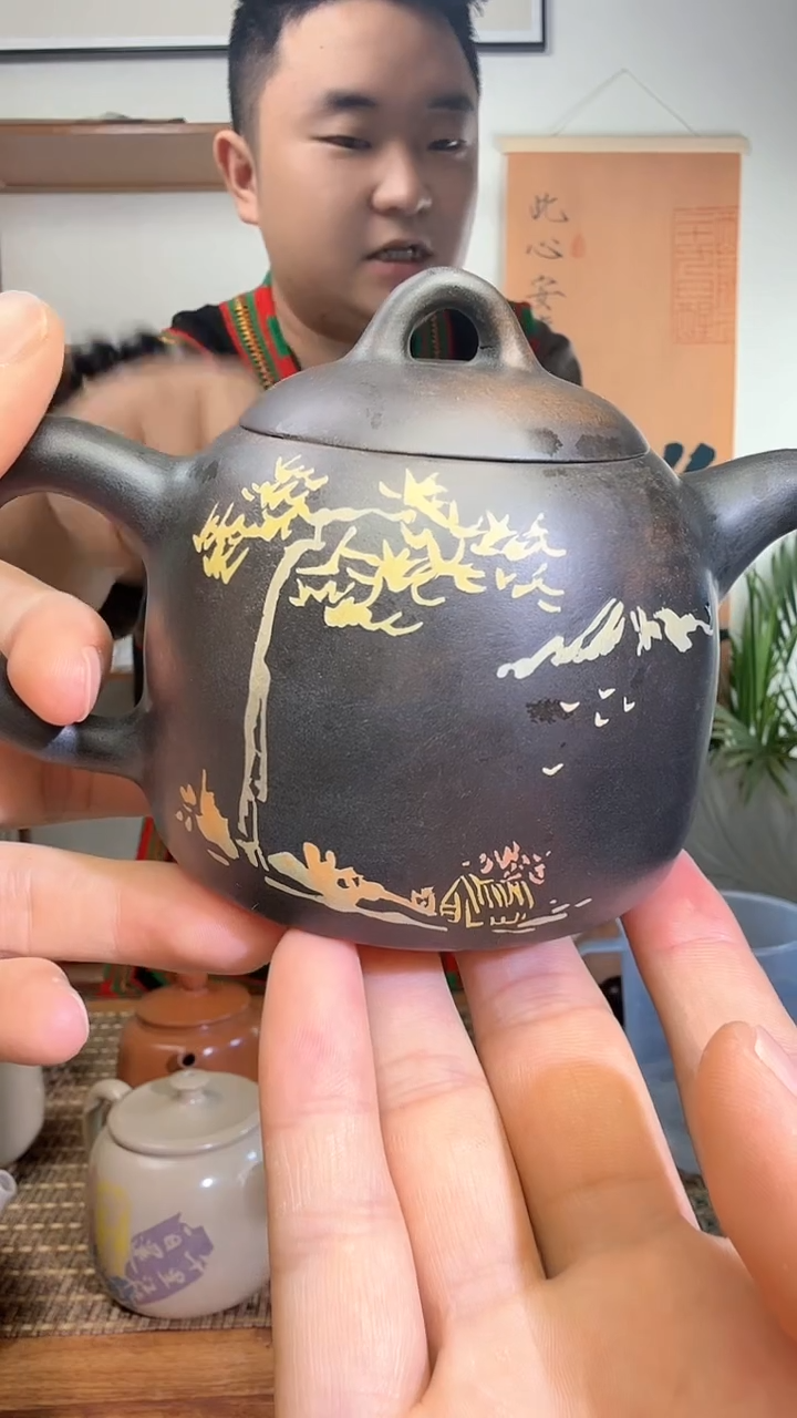 【闪购商品】建水紫陶 阴刻阳填壶 微瑕